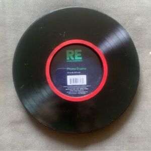 Room essentials - vinyl record theme picture frame